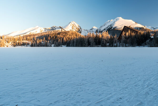 Winter morning on Strbske pleso